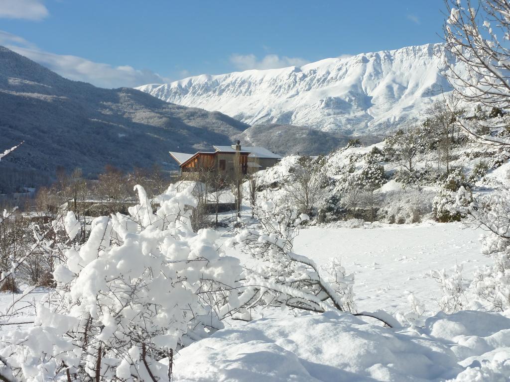 La Llardana Affittacamere Benasque Esterno foto