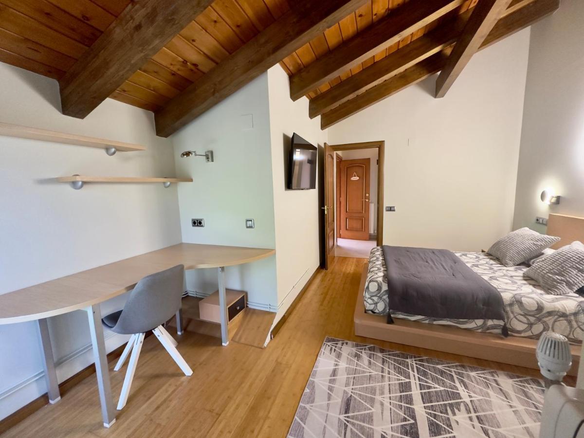 La Llardana Affittacamere Benasque Esterno foto