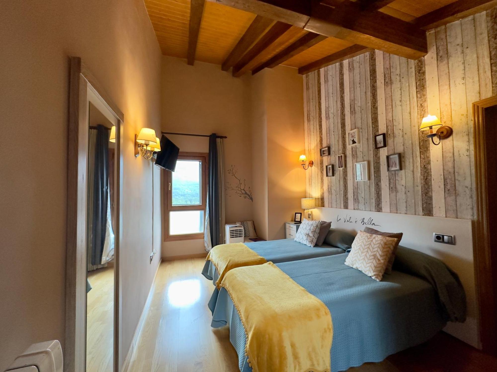 La Llardana Affittacamere Benasque Esterno foto